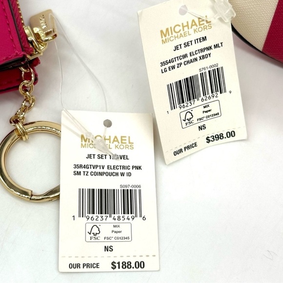 Michael Kors Large EW Crossbody Bag & Small Top Zip Coin
Pouch w ID Holder Pink - Picture 13 of 13